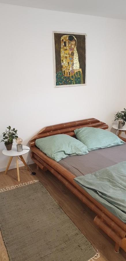 نويشتات أن در آيش Frisch Renoviert Mit Dachterrasse - Geniesse Ruhe Und Grun Nahe Neustadt Aisch المظهر الخارجي الصورة